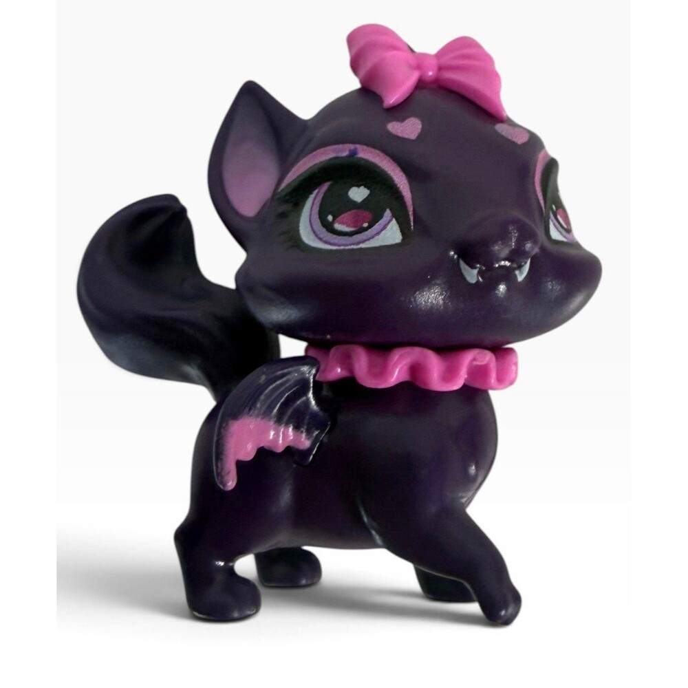 Monster High Draculaura G3 Core Refresh Pet Count Fabulous Vampire Cat Figurine